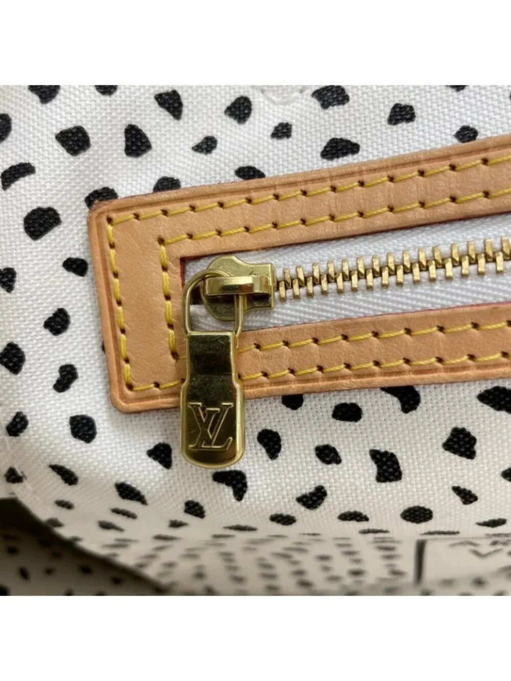 Louis Vuitton Neverfull MM Tote Bag Damier Azur Canvas White Yayoi Kusama